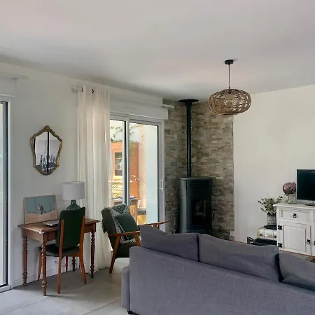 Holiday home Charming Quiet House In *